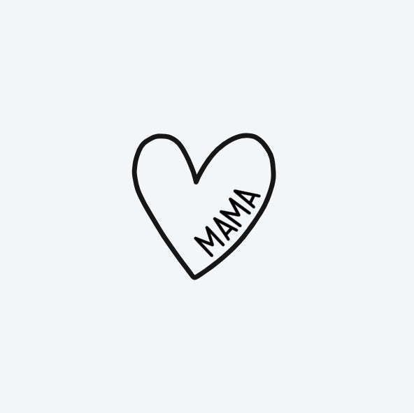 INK260-Tijdelijke-tattoo-van-een-hartje-met-het-woord-mama-erin